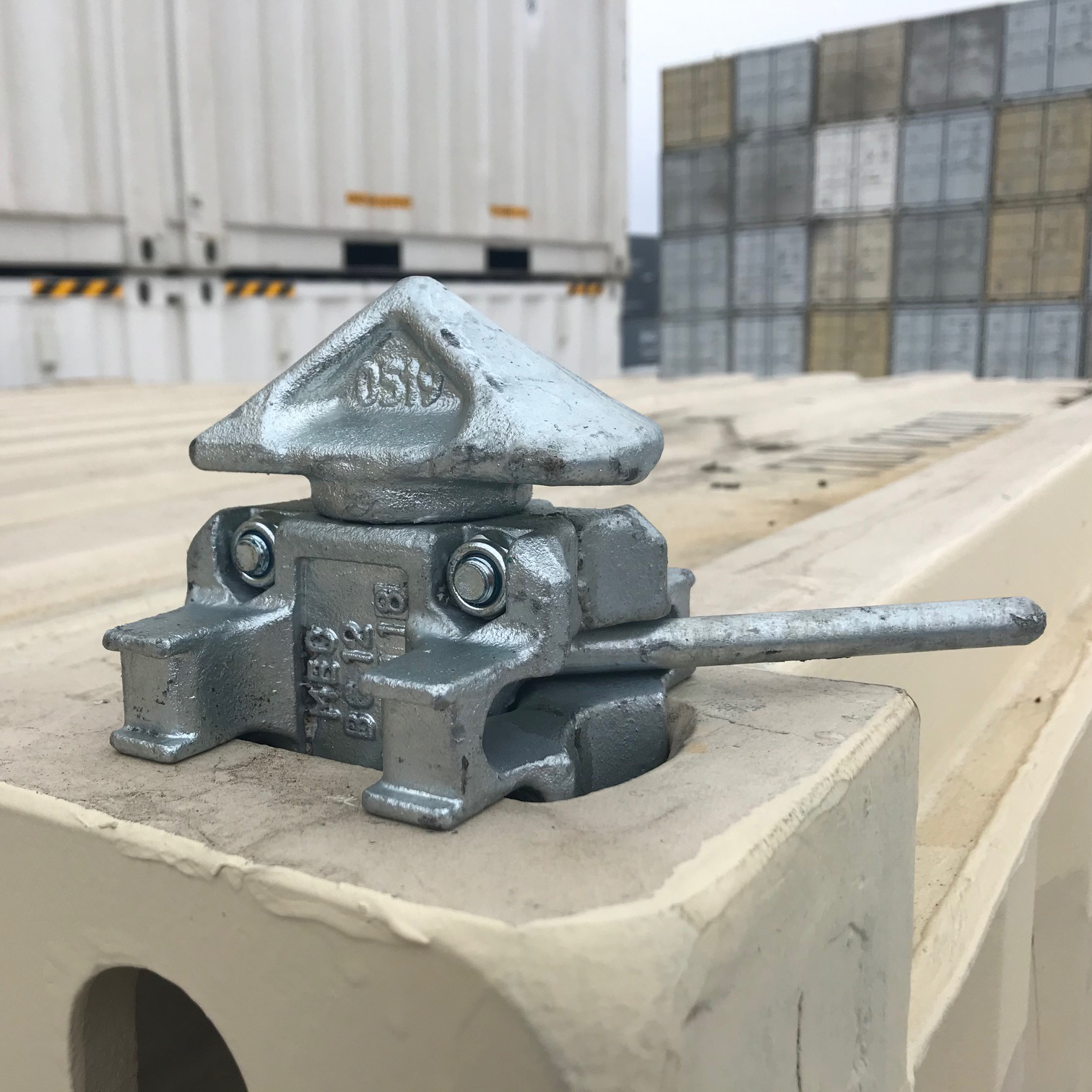 Dovetail Deck Mount Twist Locks for shipping containers